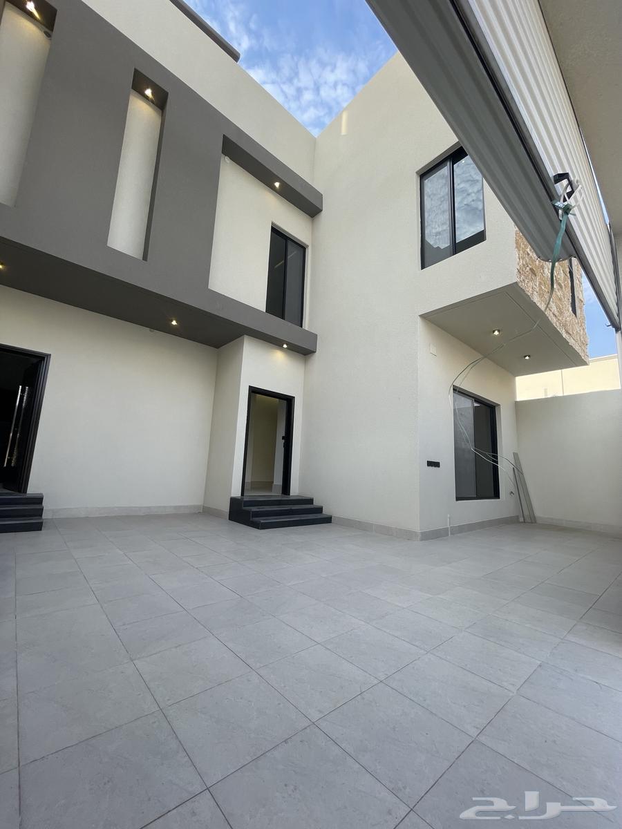 للبيع فيلا دوبلكس تشطيب مودرن غرب الخميس64370095788290111