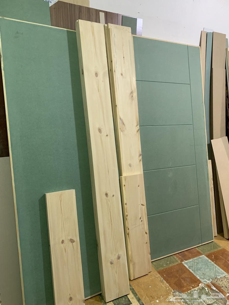 باب مخفي. Hidden door.64379941561219113