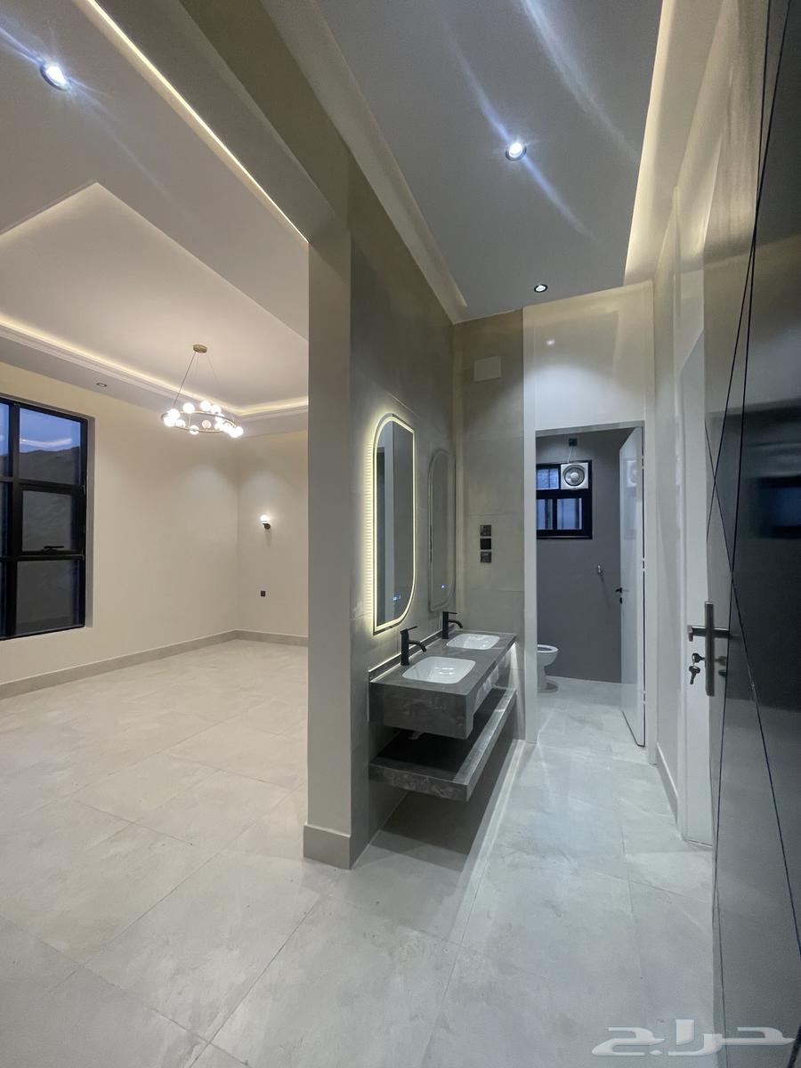 للبيع شقق ادوار علويه وسيعه بالمحاله ابها64370095920513114