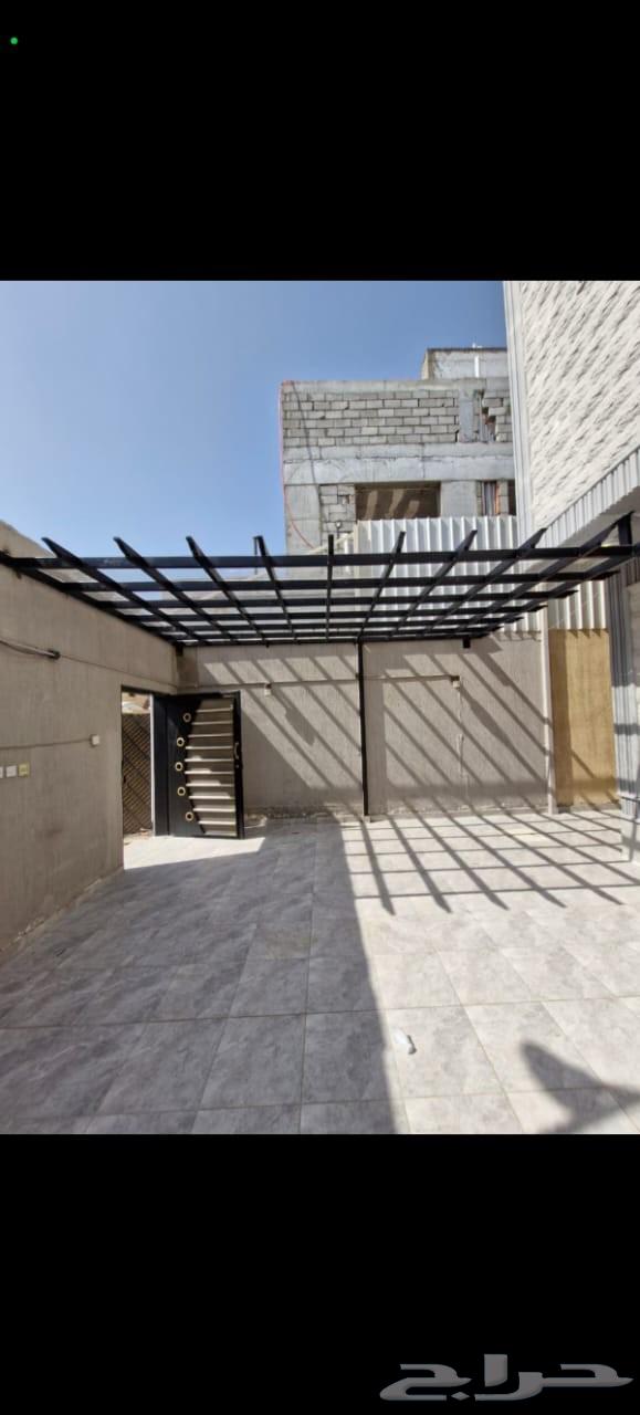 Retractable awnings, barriers, and pergolas for inquiries64370247771137111