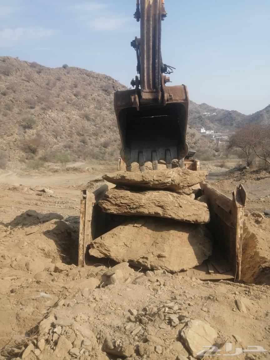 I offer construction and land leveling services in Mahayil, Zawhaya, and Khamis Al-Bahari64370263450754114