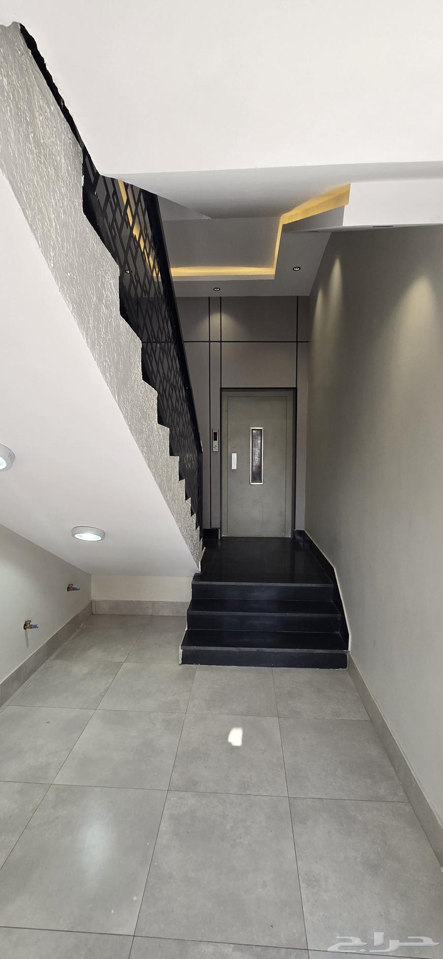 للبيع شقق علويه دره المحاله بالقرب من جامعة الملك خالد64379837382274110