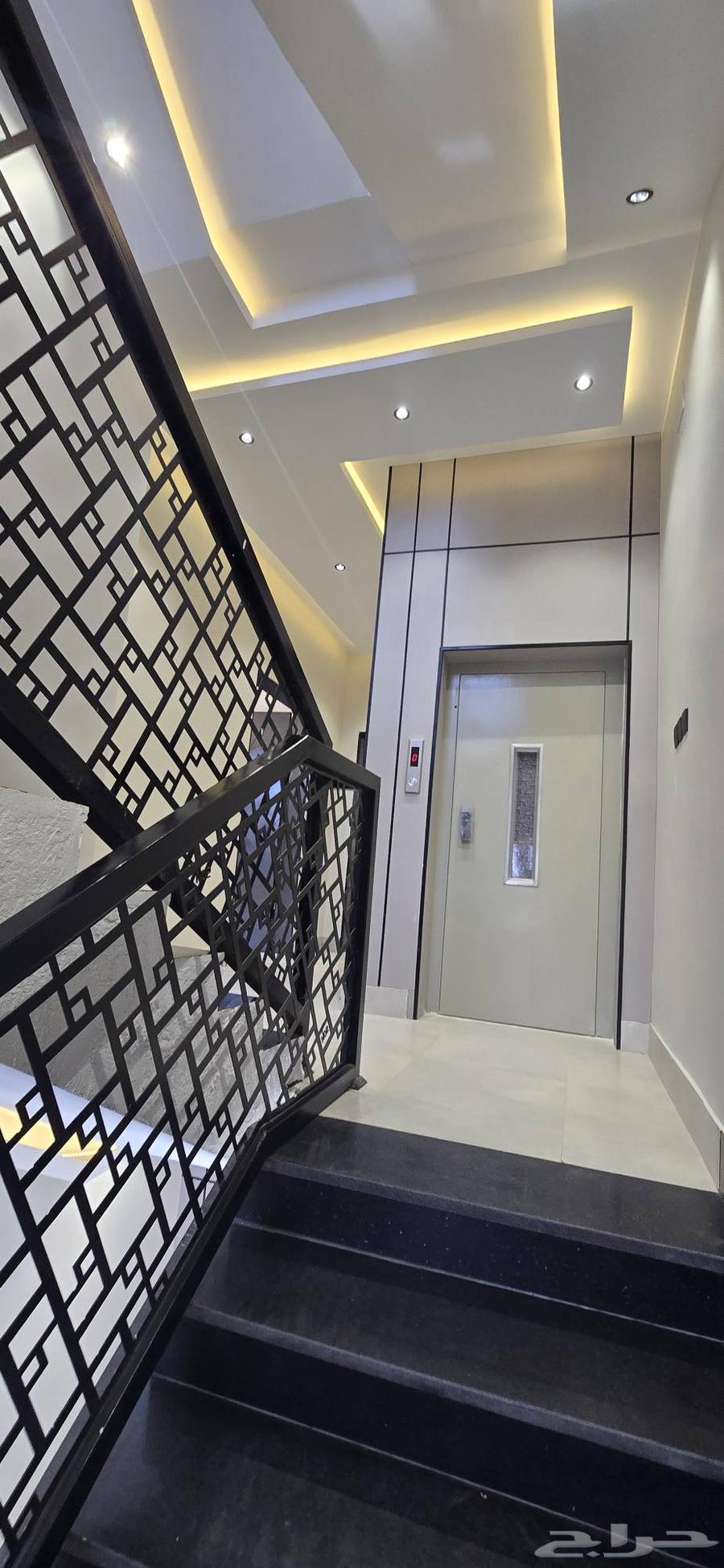 للبيع شقق علويه دره المحاله بالقرب من جامعة الملك خالد64379837382274111