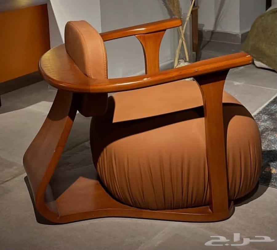 Sofa upholstery and styling. Renewal and custom tailoring upon request64379941419523110