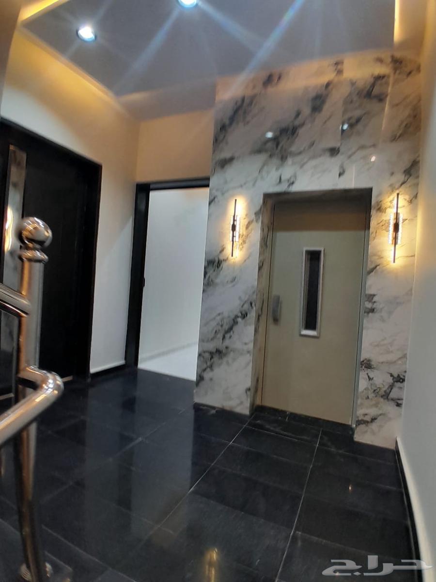 للبيع روف علوي مع ملحق تشطيبات فاخره بحي الطلح64379837103362112