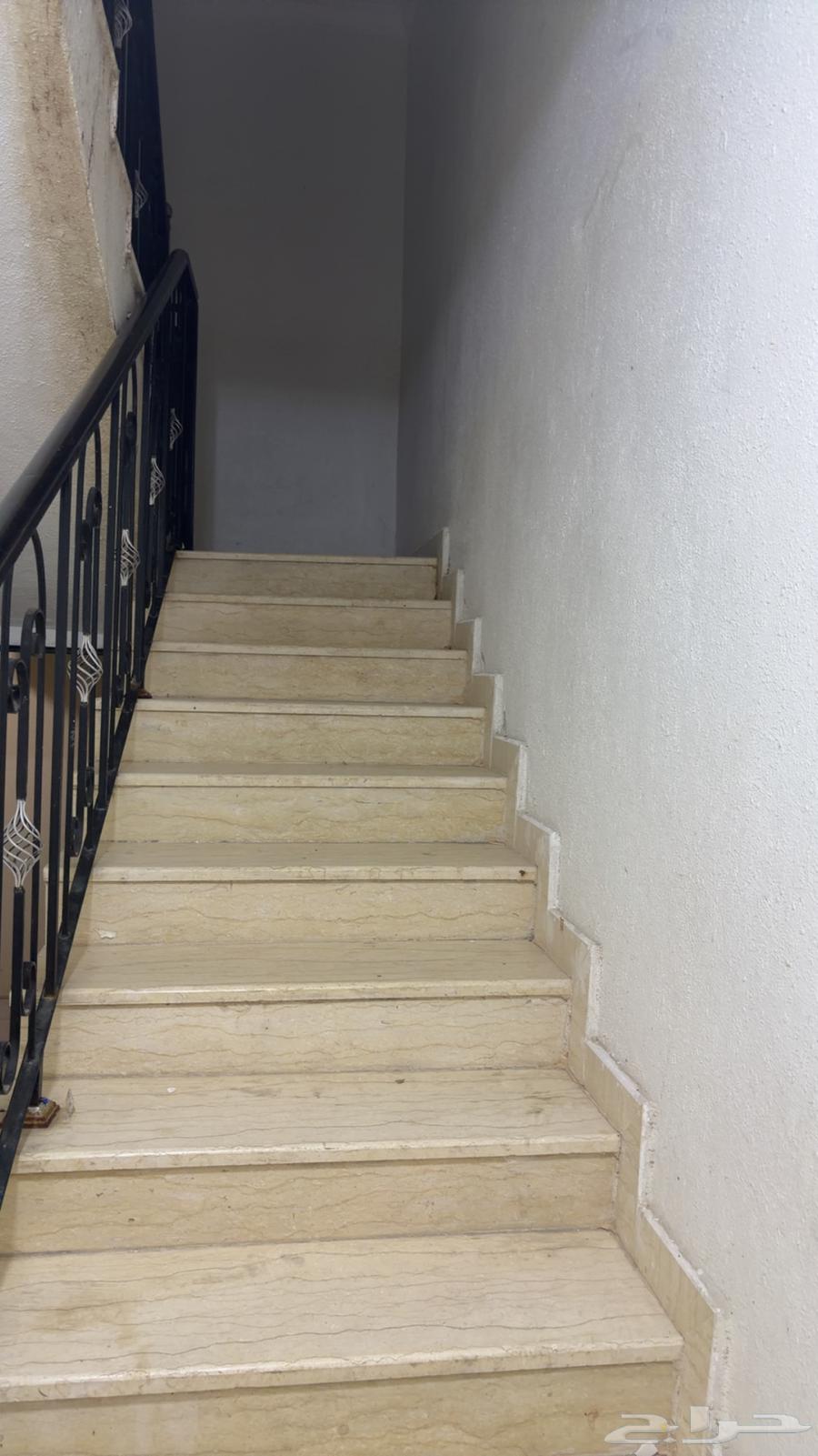 شقة للايجار حي العزيزية64379923920899113