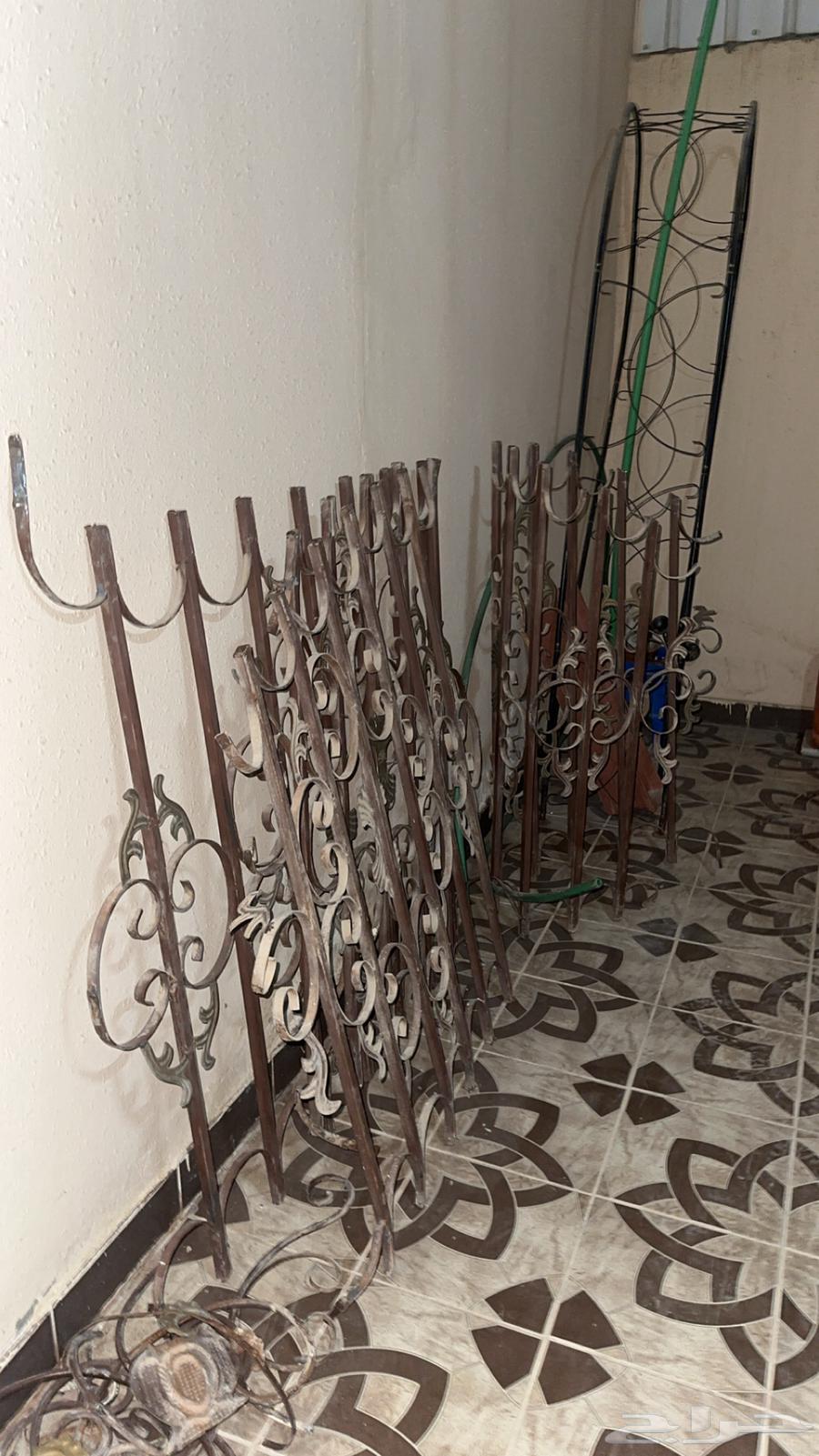 Iron window frames for sale as scrap64380138761475111