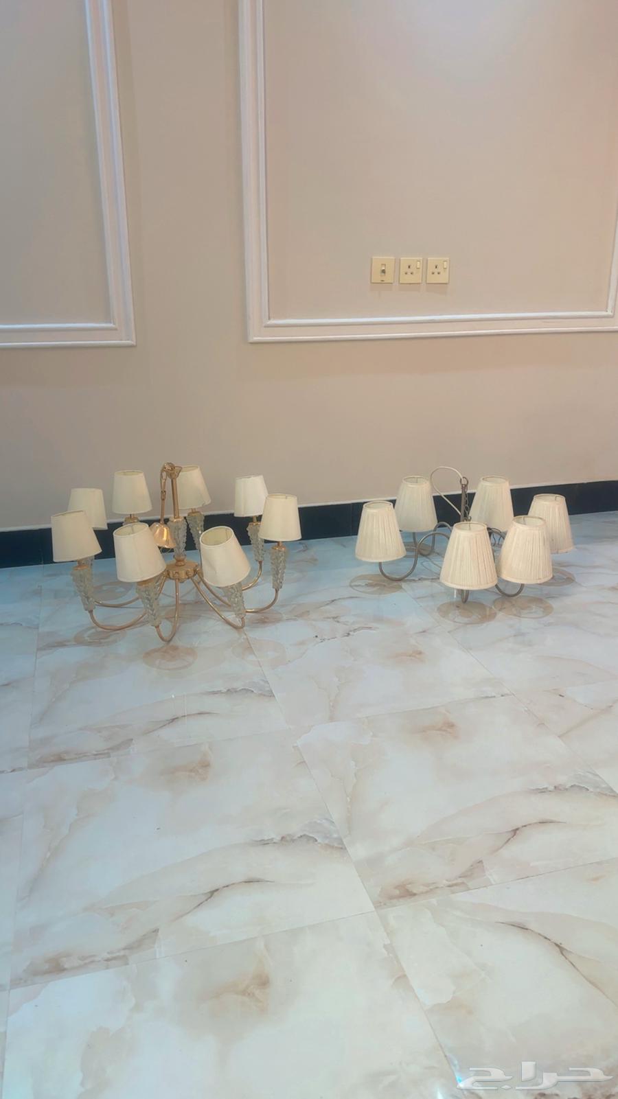 ثريا من ايكيا والثانيه من الملز64403283013507111