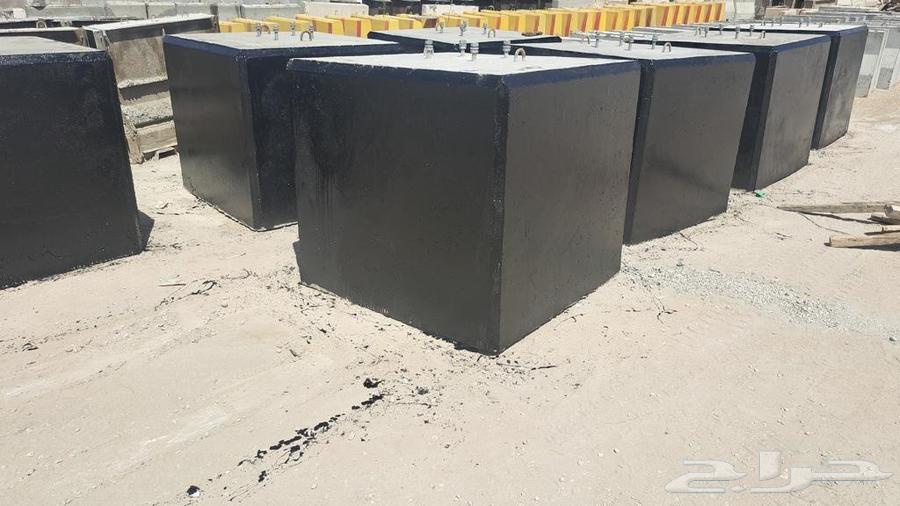 اجز خرسانية  مصدات سيارات  قواعدانارة و مناهيل  حجر  زينةحدا64380139398658114