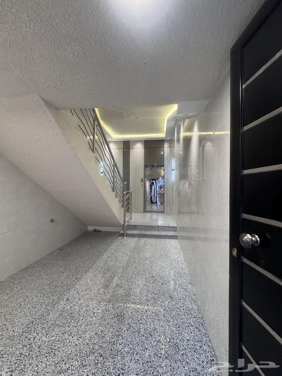 Upper floors for sale with independent entrances and private elevator, licensed64403115618435114