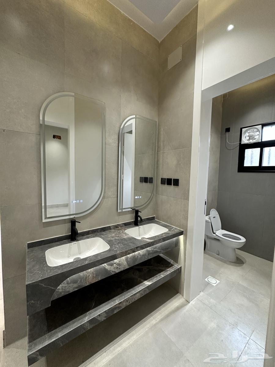 للبيع شقق علوية مودرن 520 الف بجوار المسجد ابها المحالة64403099733505111