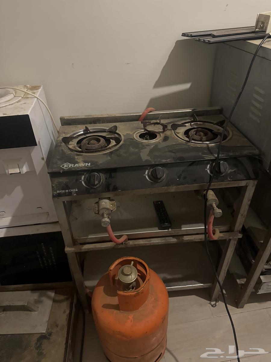 A complete buffet set of tools including oven, heater, boiler, potato, and many other things64403283219329111