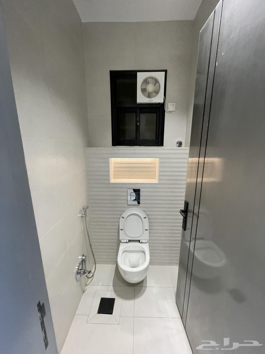 للبيع شقق ارضيه وعلويه تشطيب ممتاز بحي المعارض64403115764353114