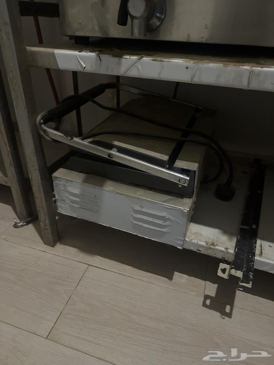 A complete buffet set of tools including oven, heater, boiler, potato, and many other things64403283219329114