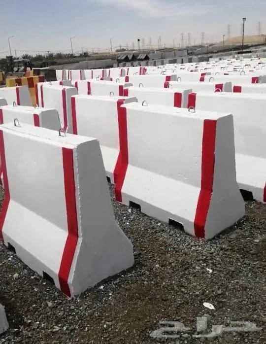 اجز خرسانية  مصدات سيارات  قواعدانارة و مناهيل  حجر  زينةحدا64380139398658111