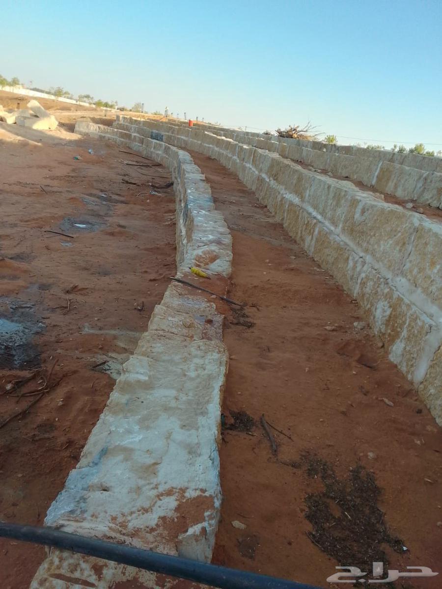 نقوم بتركيب الشبوك بجميع أنواعها وتسوير المزارع بلا حجر الطب64403314971649113