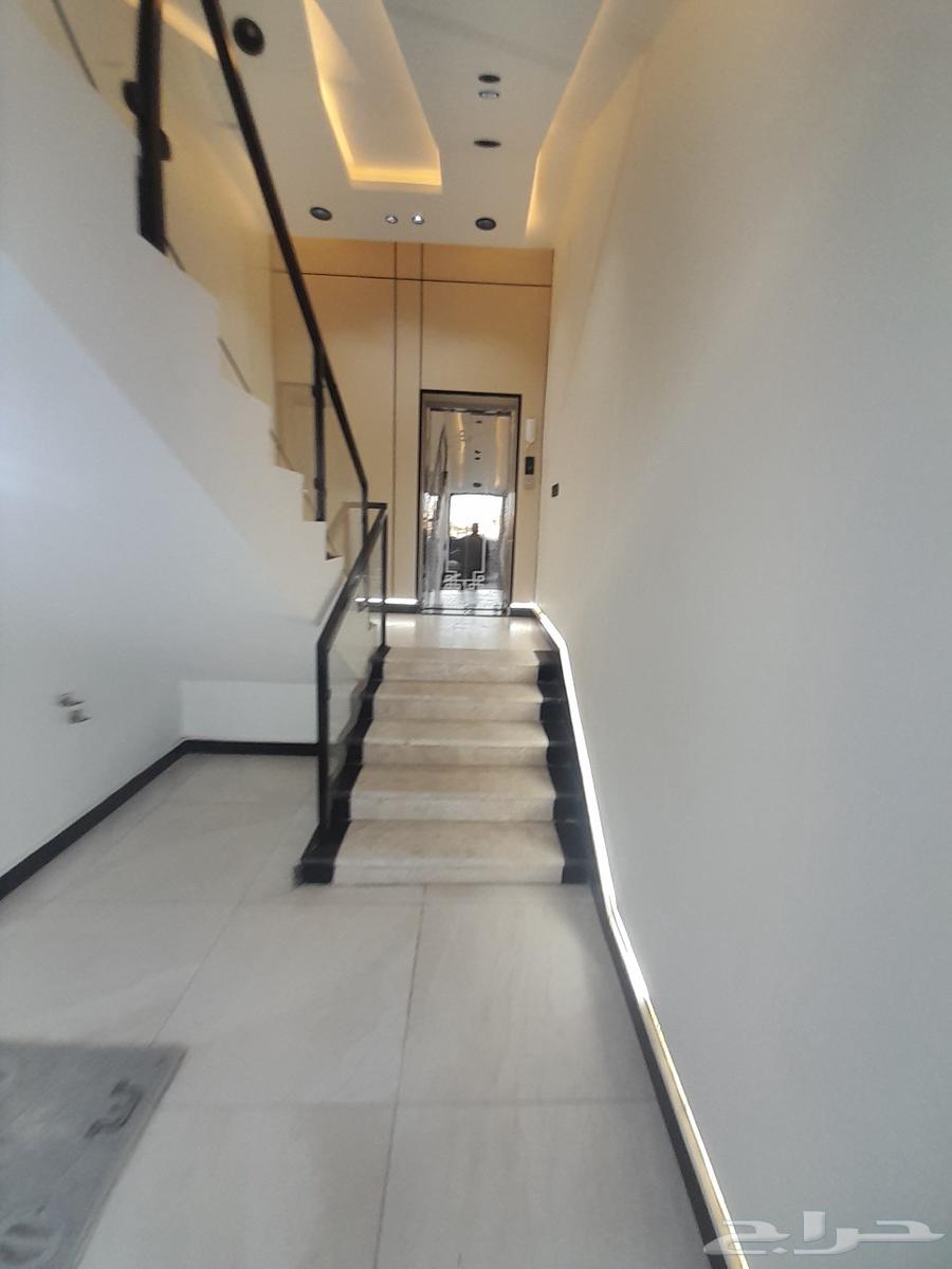 Apartment for sale on the second floor with an independent rooftop, functional elevator, Al-Dar Al-Mousa neighborhood64403115611394112