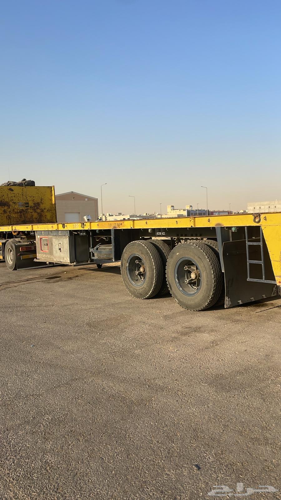 Flatbed trailer for transporting goods to all areas of the kingdom64403854402177110
