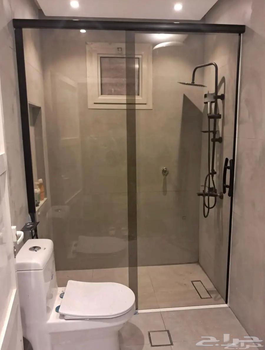 فني المنيوم زجاج سكريت لجميع اعمال الالمنيوم والزجاج اا64403727568385114