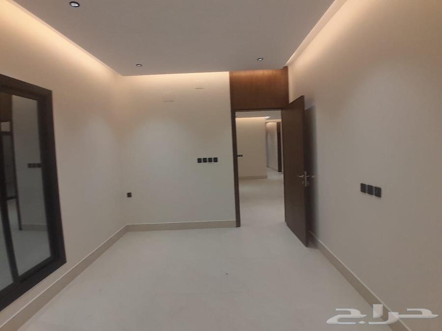 للبيع دور ارضي بمدخل مستقل من 6غرف بحي الحسام ب570الف64403249999106114