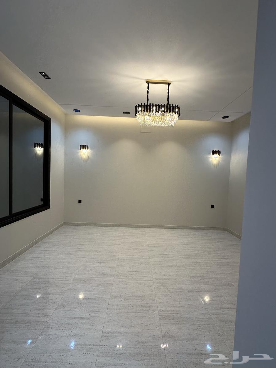 شقق ارضية 550 الف و علوية 500 الف بقرب من الممشي64403217207937111