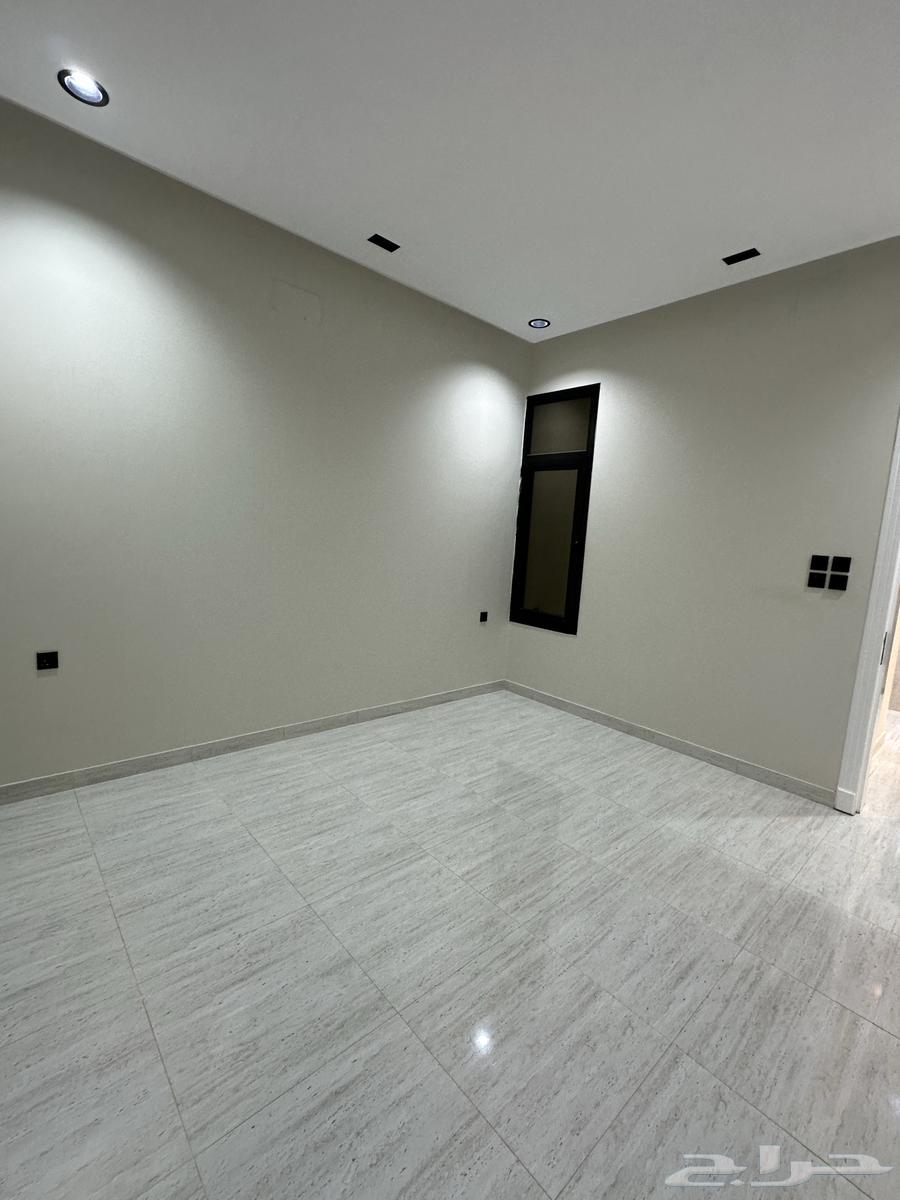 شقق ارضية 550 الف و علوية 500 الف بقرب من الممشي64403217207937113