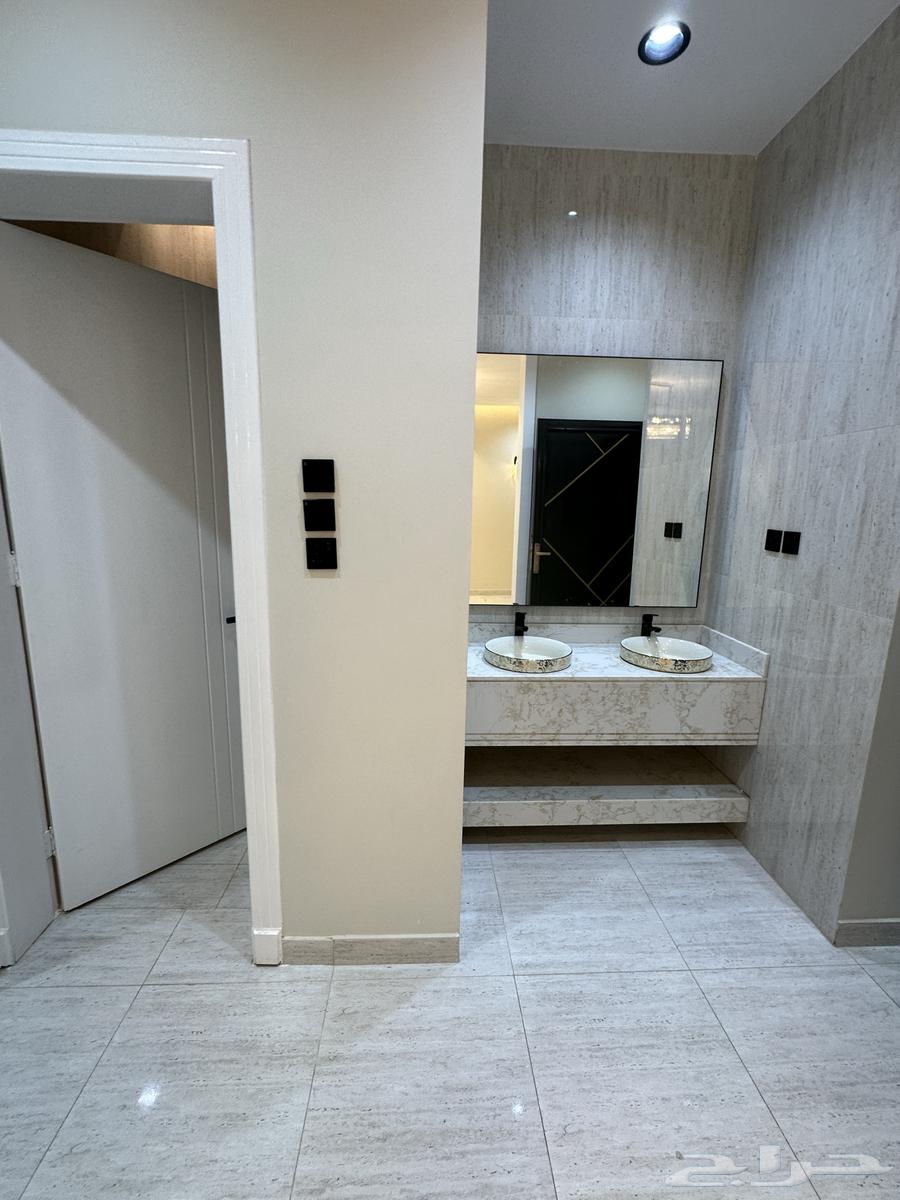 شقق ارضية 550 الف و علوية 500 الف بقرب من الممشي64403217207937112