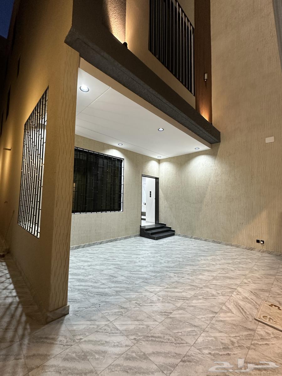 شقق ارضية 550 الف و علوية 500 الف بقرب من الممشي64403217207937110