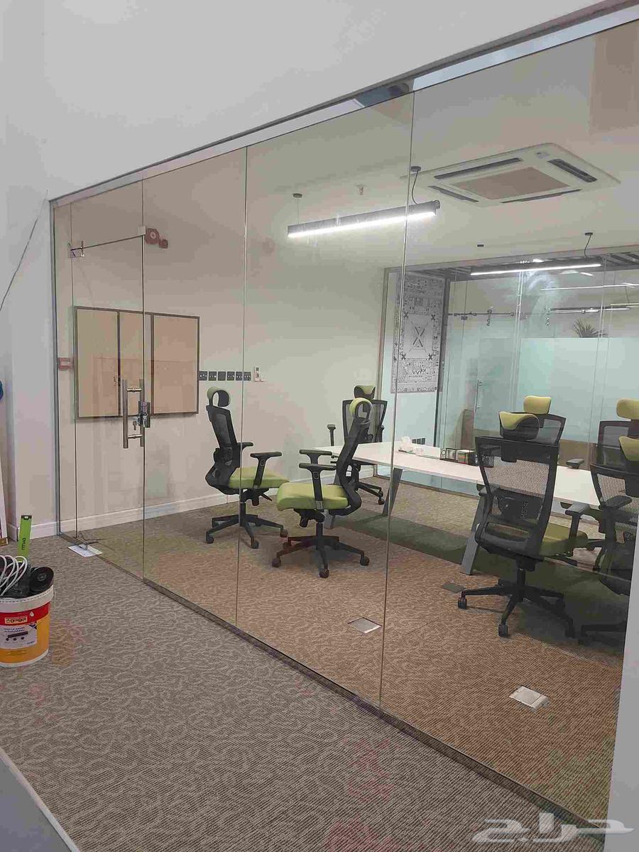 فني المنيوم زجاج سكريت لجميع اعمال الالمنيوم والزجاج اا64403727568385111