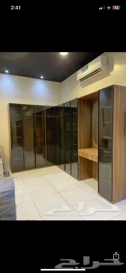 Carpenter specializing in custom cabinets and wooden decorations, and all carpentry work64403585969154112