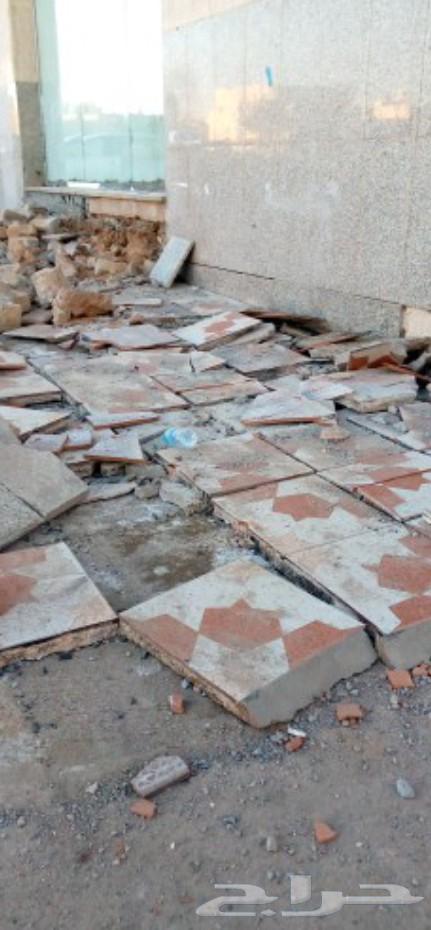 Tiling Workers64403743647490110