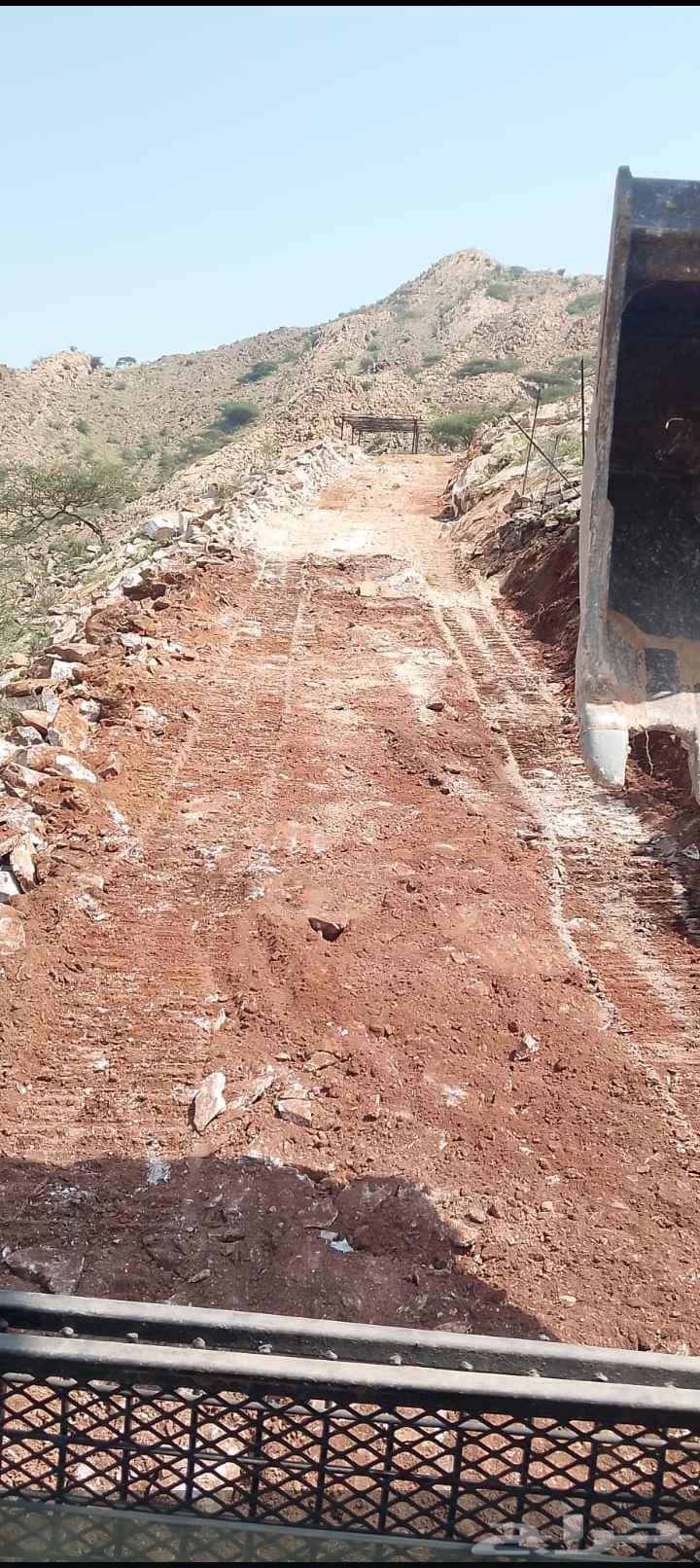 بوكلين لبناء الحجر وقص الاراضي وهدم العمائر القديمه64457733372930111