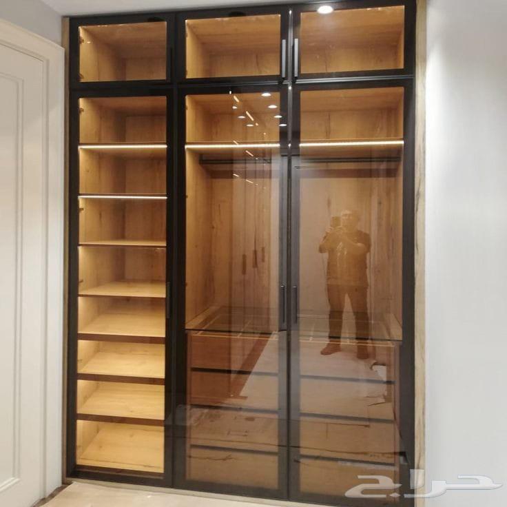 Carpenter specializing in custom cabinets and wooden decorations, and all carpentry work64403585969154110