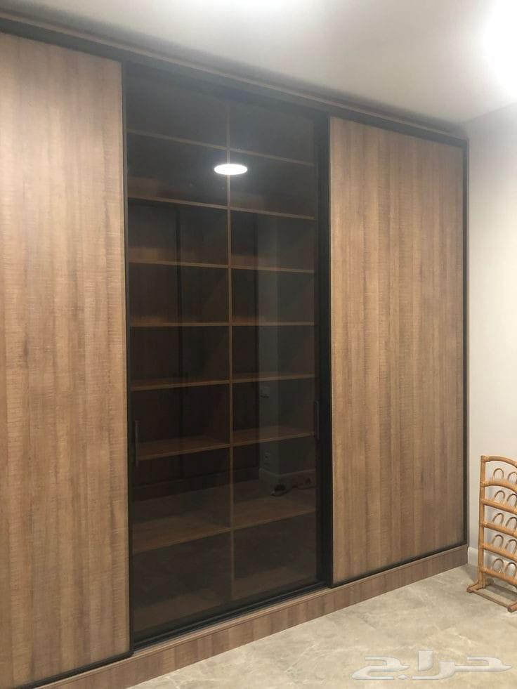 Carpenter specializing in custom cabinets and wooden decorations, and all carpentry work64403585969154114