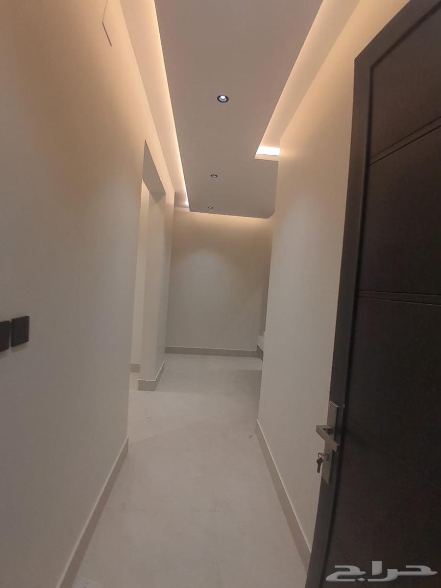 للبيع دور ارضي بمدخل مستقل من 6غرف بحي الحسام ب570الف64403249999106113