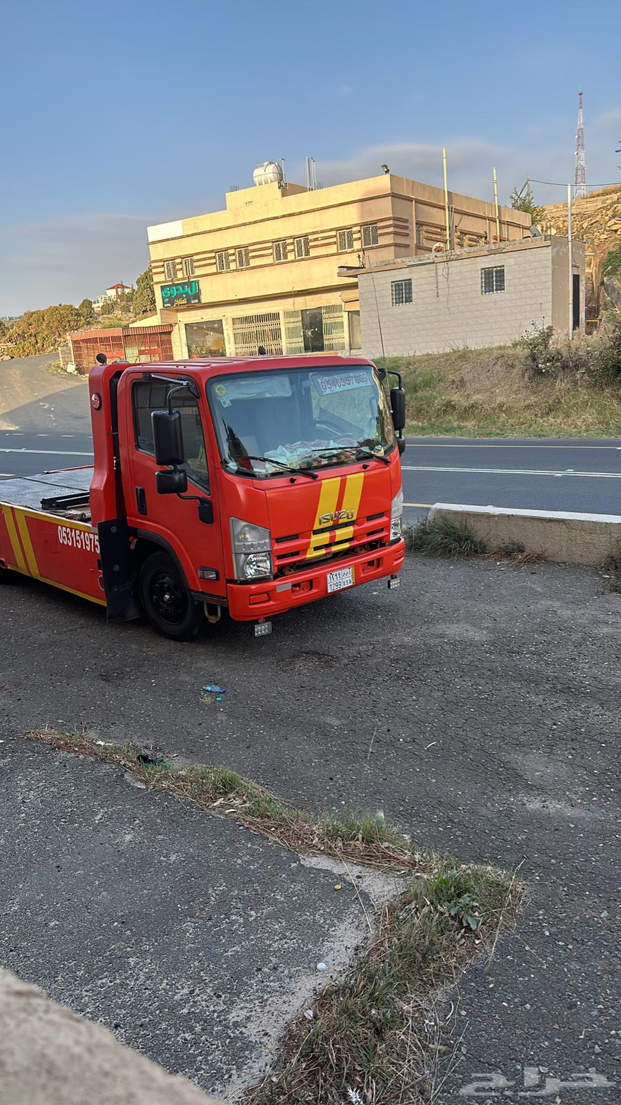 دينا لنقل الاثاث وسطحه لنقل السيارات64422770713217111