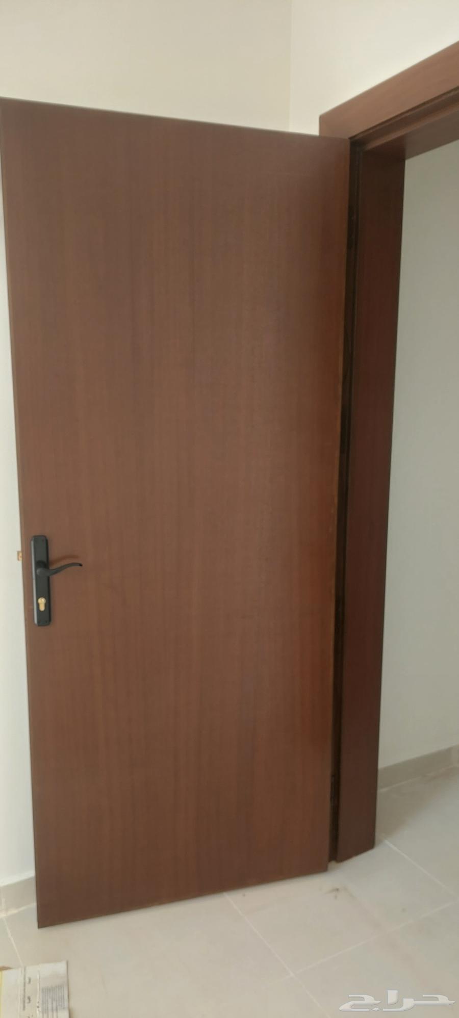 أقوم بجميع أنواع أعمال الأبواب.64422739288963111