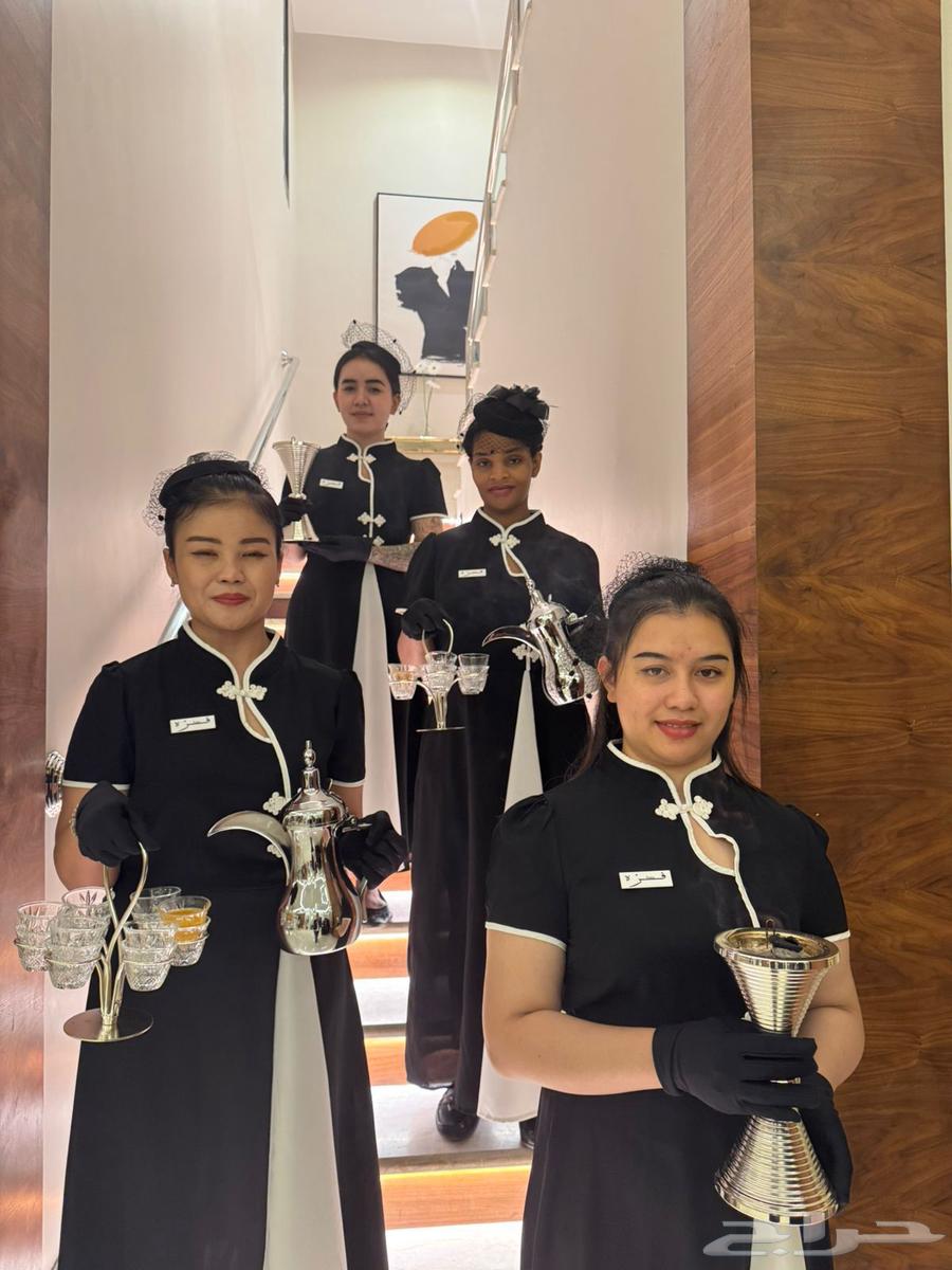 يوجد لدينا قهوجين رجال ونساء جميع الحفلات داخل وخارج الرياض64404055698945110