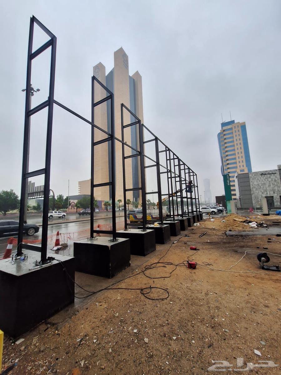 A specialized company in the field of advertising and contracting64403885984129110