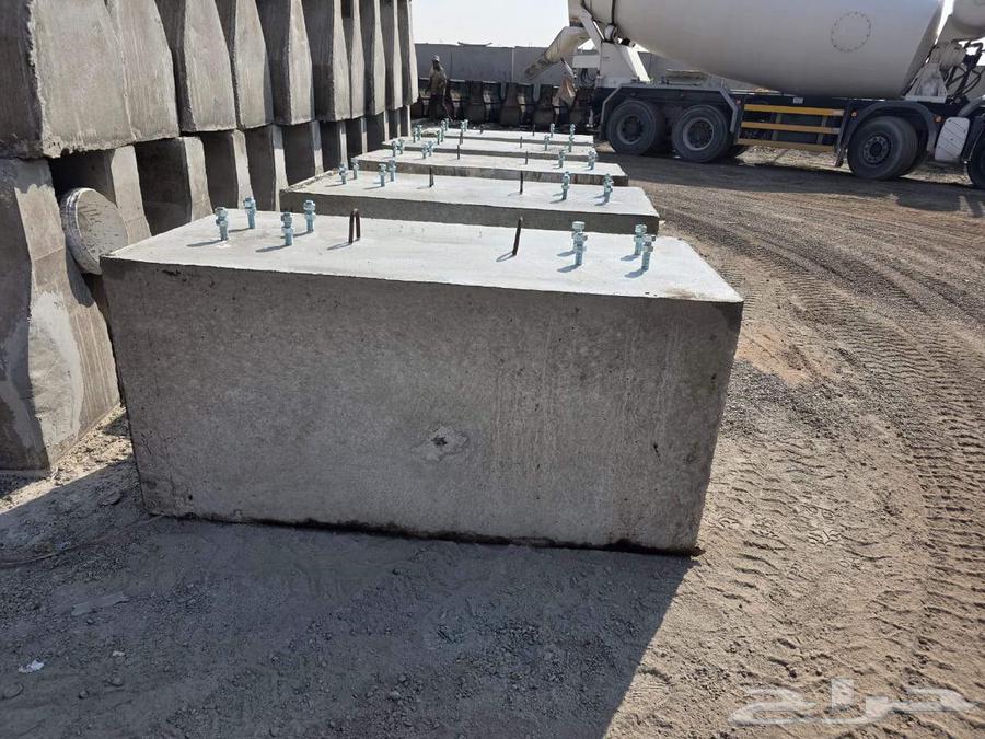 قواعد خرسانية وحواجز خرسانية64422740140034114