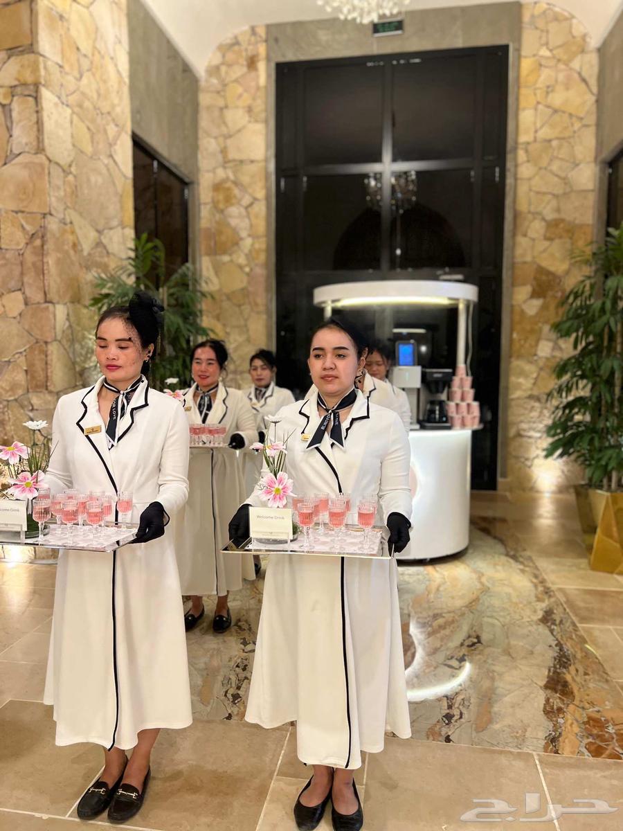 يوجد لدينا قهوجين رجال ونساء جميع الحفلات داخل وخارج الرياض64404055698945113