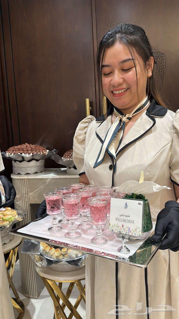 يوجد لدينا قهوجين رجال ونساء جميع الحفلات داخل وخارج الرياض64404055698945114