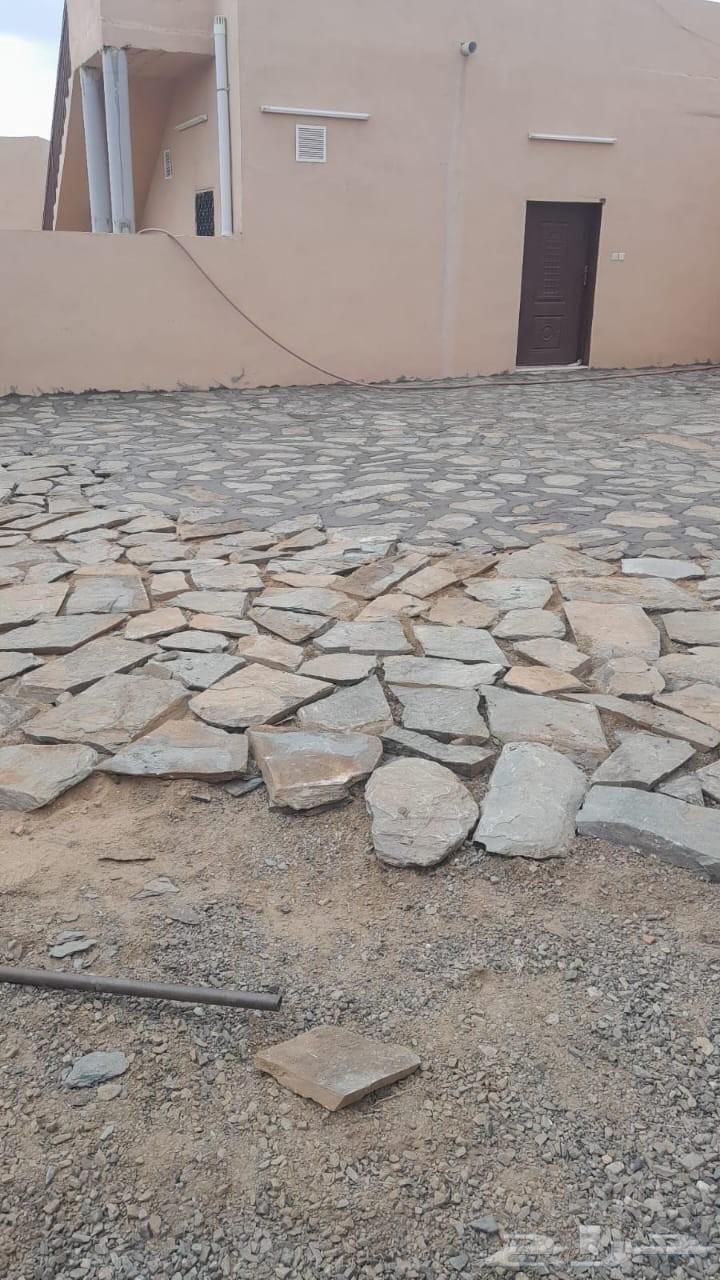 لدينا معلمين بنا الحجر يد ولدينا بنا حجر كبير ولدينا رص اراض64422723928451112