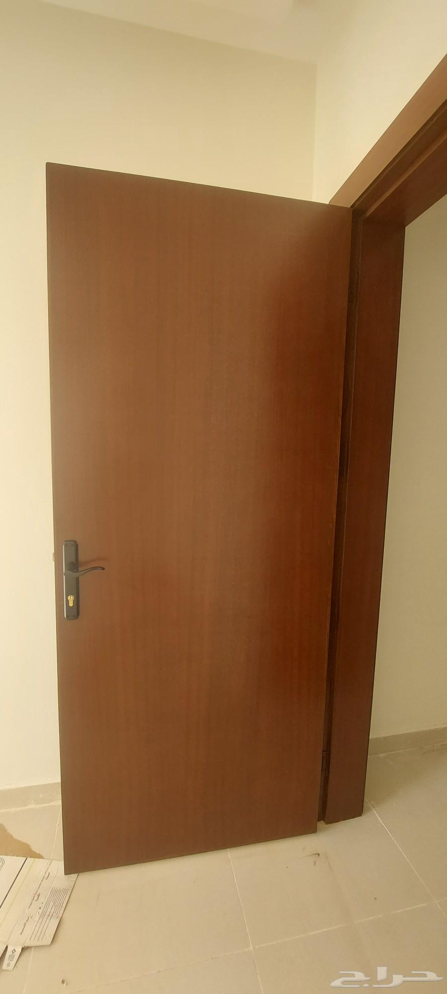 أقوم بجميع أنواع أعمال الأبواب.64422739288963110