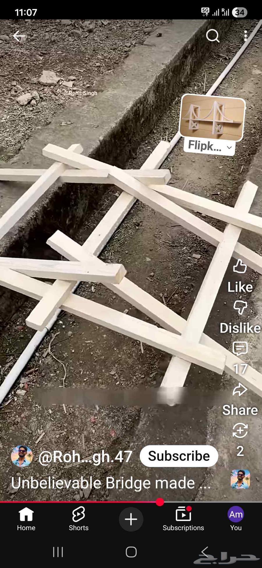 A carpenter is assembling the bedroom and installing an alum64423101455490111