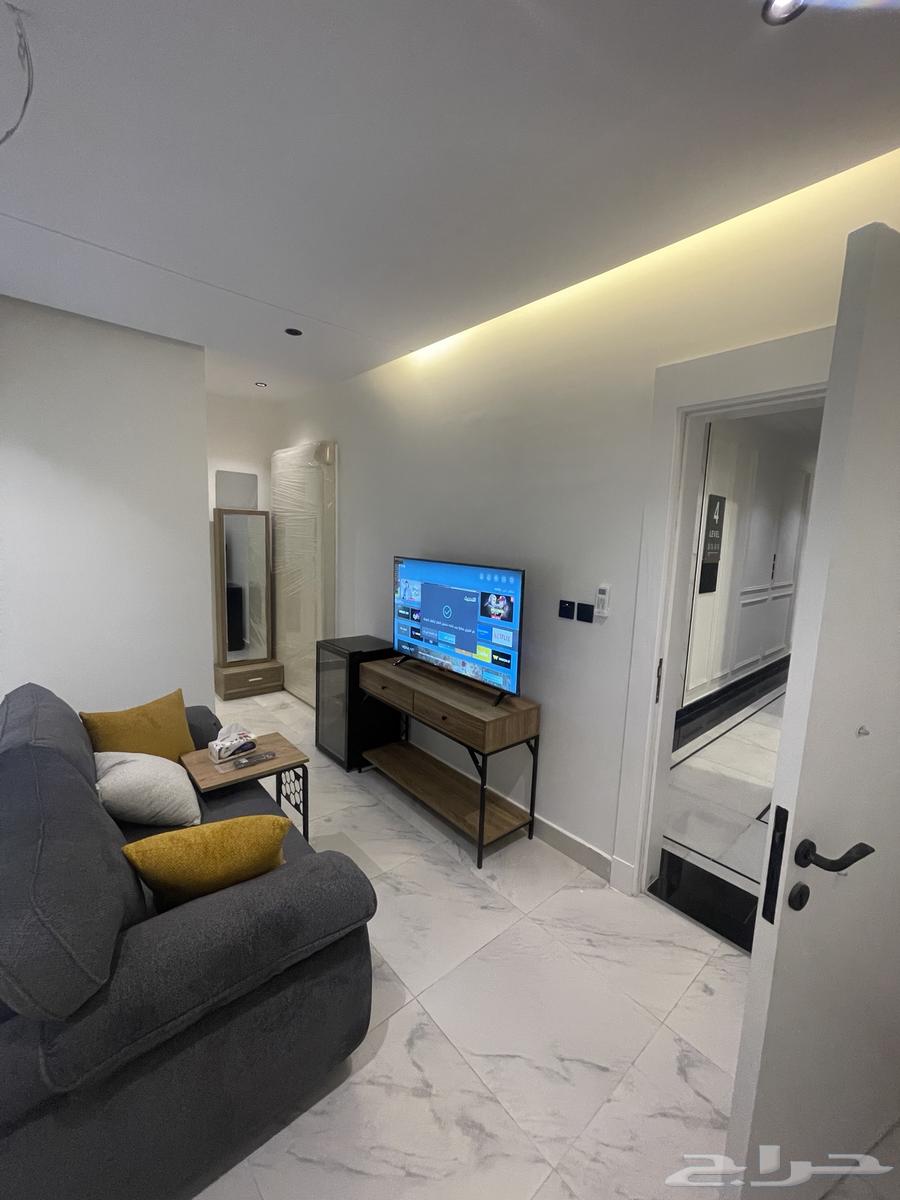 شقه مكونه من غرفه نوم فندقيه فاخره بمدخل خاص حي المروة64423084113665110