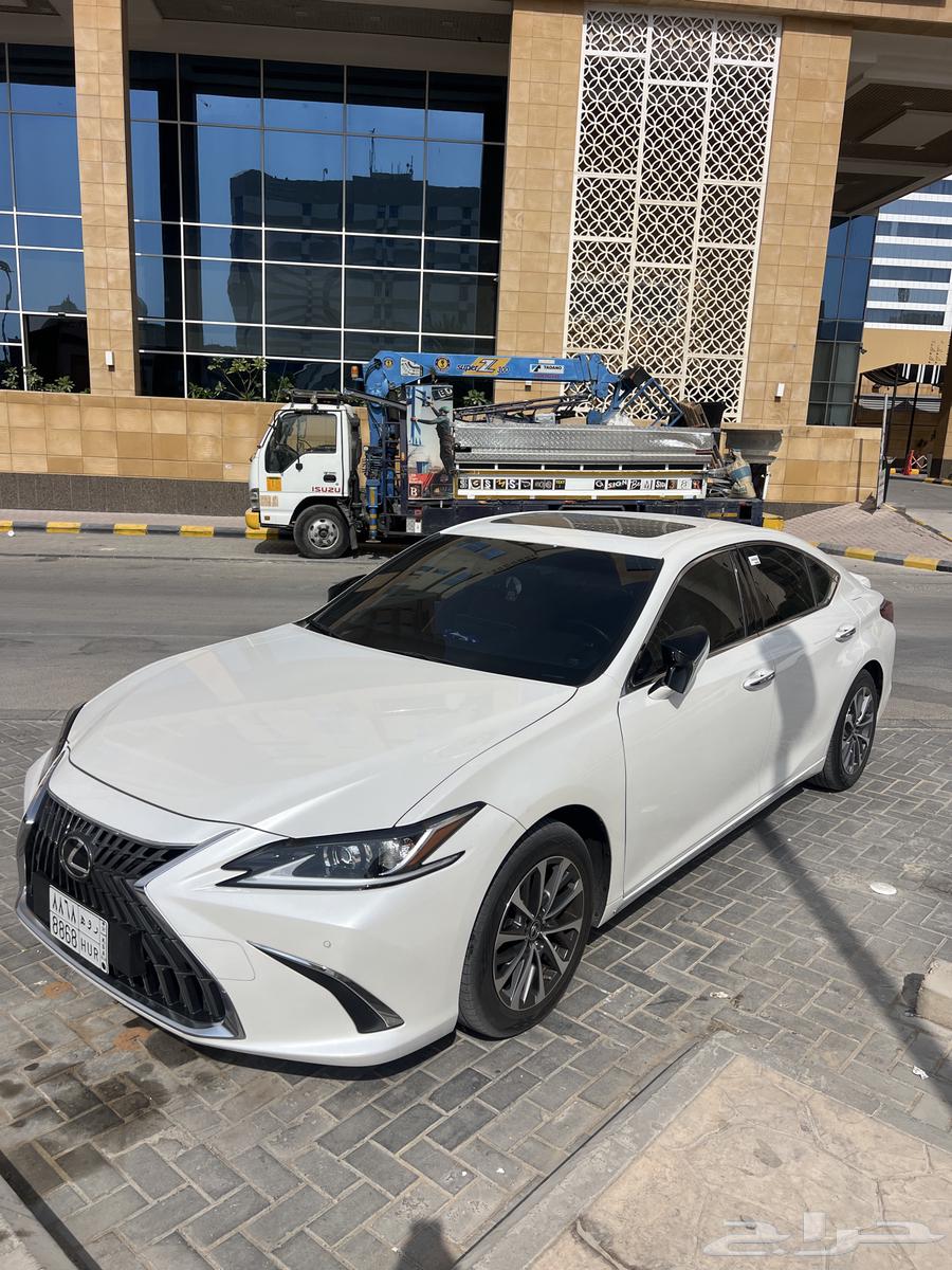 Delivery and pickup services within Riyadh and outside64420215982339110