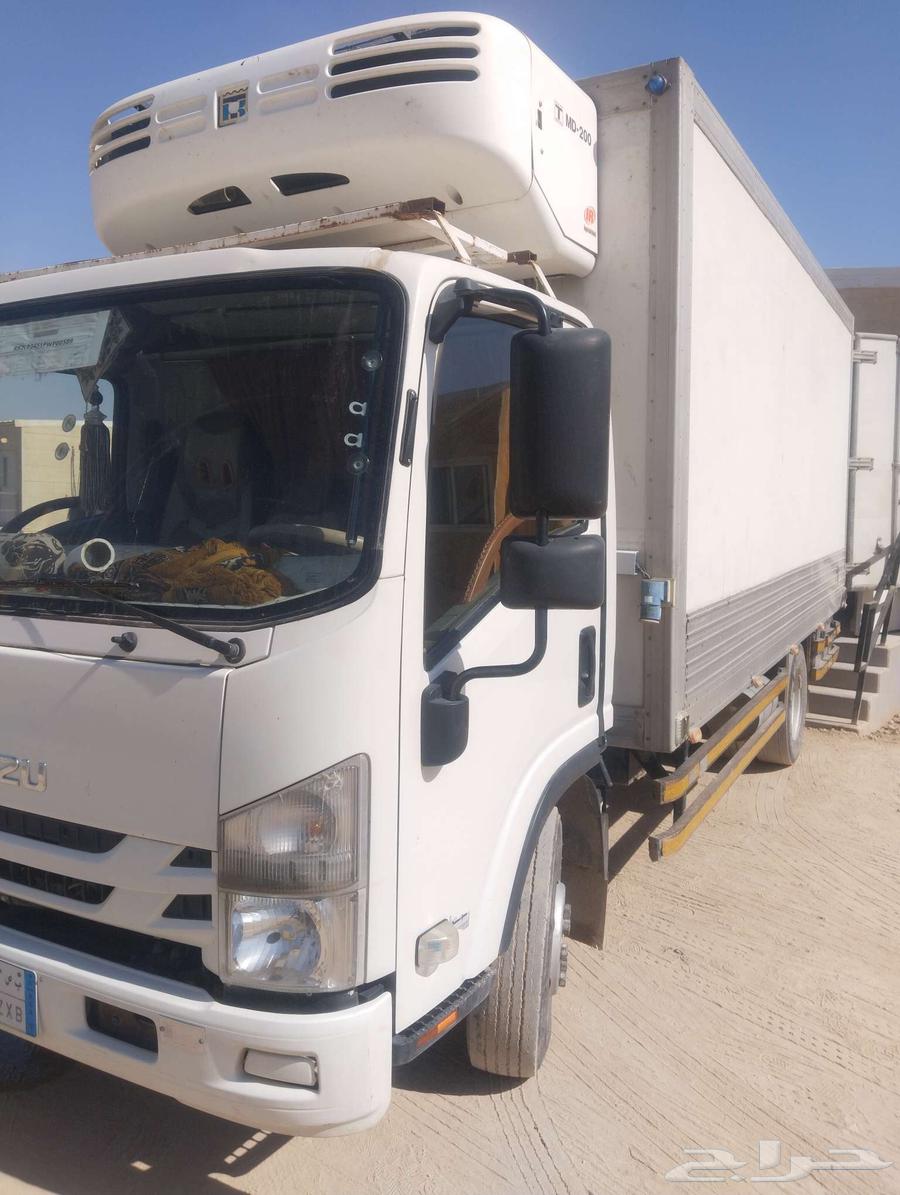Refrigerated truck for fast delivery inside and outside Tabuk, model 202464423021169666113