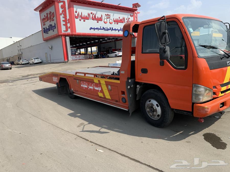 Flatbed truck in Jeddah for loading car transport64423118550913110