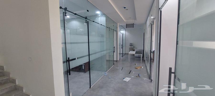 Glass teacher Jeddah, glass technician, tempered glass installation, glass installation64423276219778111